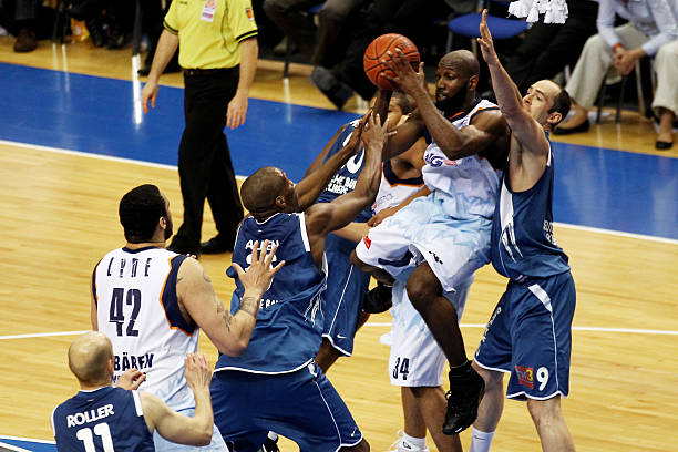 埃德森与阿 埃德森与阿